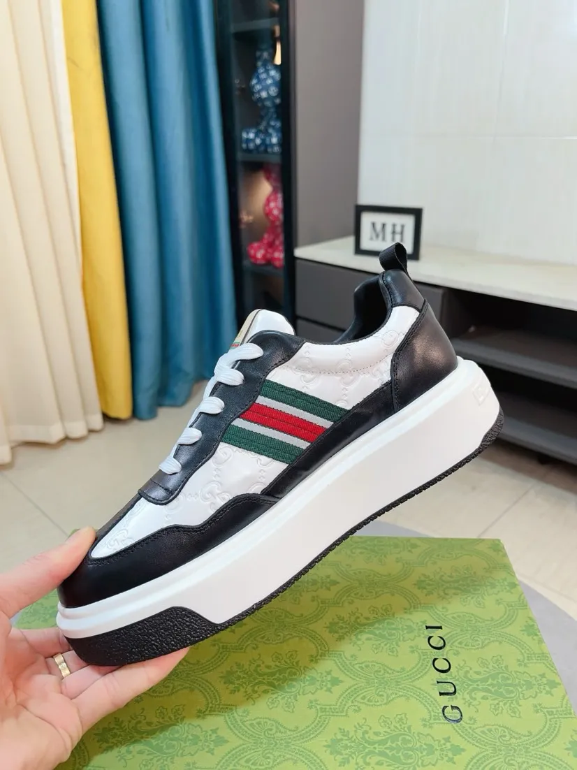Men's shoes 💰458🌹🌹[GUCCI] Gucci's new lace-up casual men's shoes are on the market first, and the materials and workmanship are superior to all versions on the market. The highest quality shipped first-layer cowhide with imported original perforated materials➕Genuine leather lining, privately molded soft outsole, high foot comfort, imported special materials highlight the brand's unique charm, high-end customization 38-44